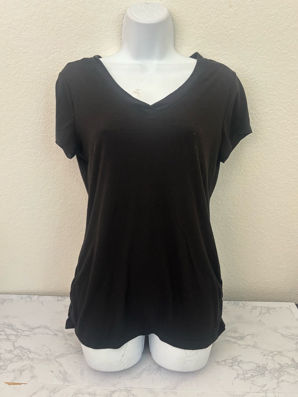 ATHLETIC WORKS Women's T-Shirt Size M Black  Ruched Side Pullover Shirt